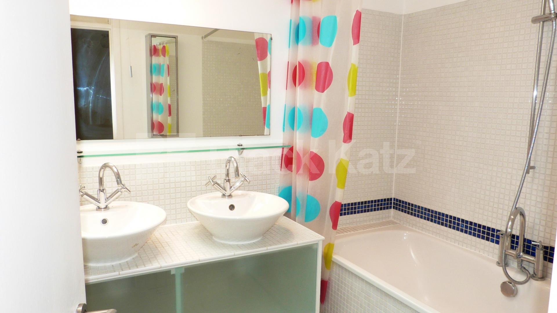 			3 Bedroom, 1 bath, 1 reception House			 Muswell Avenue, Muswell Hill