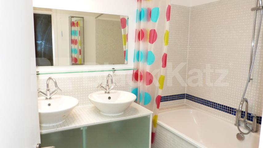 			3 Bedroom, 1 bath, 1 reception House			 Muswell Avenue, Muswell Hill