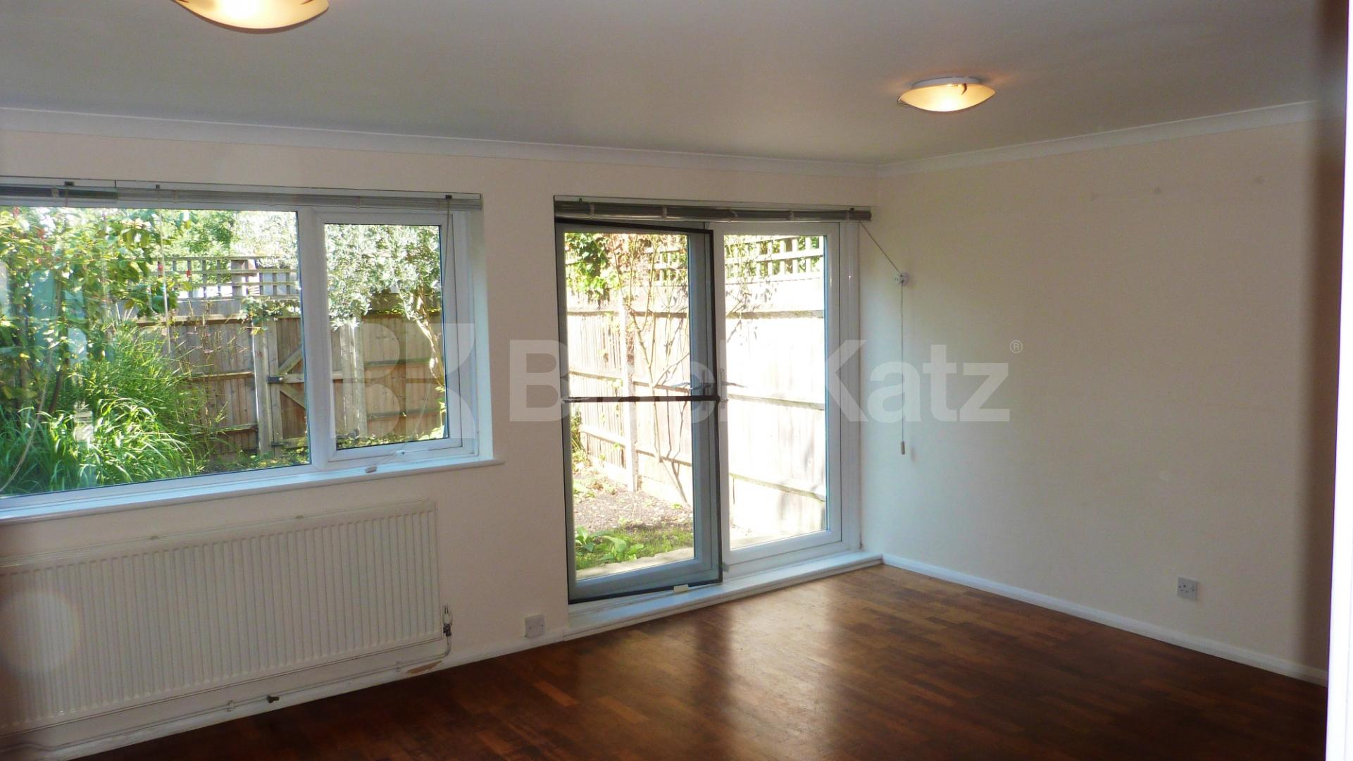 			3 Bedroom, 1 bath, 1 reception House			 Muswell Avenue, Muswell Hill