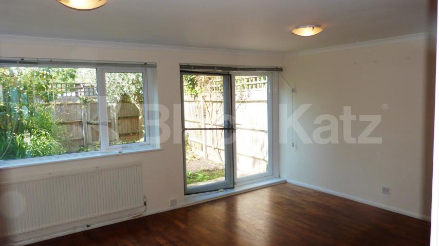 			3 Bedroom, 1 bath, 1 reception House			 Muswell Avenue, Muswell Hill