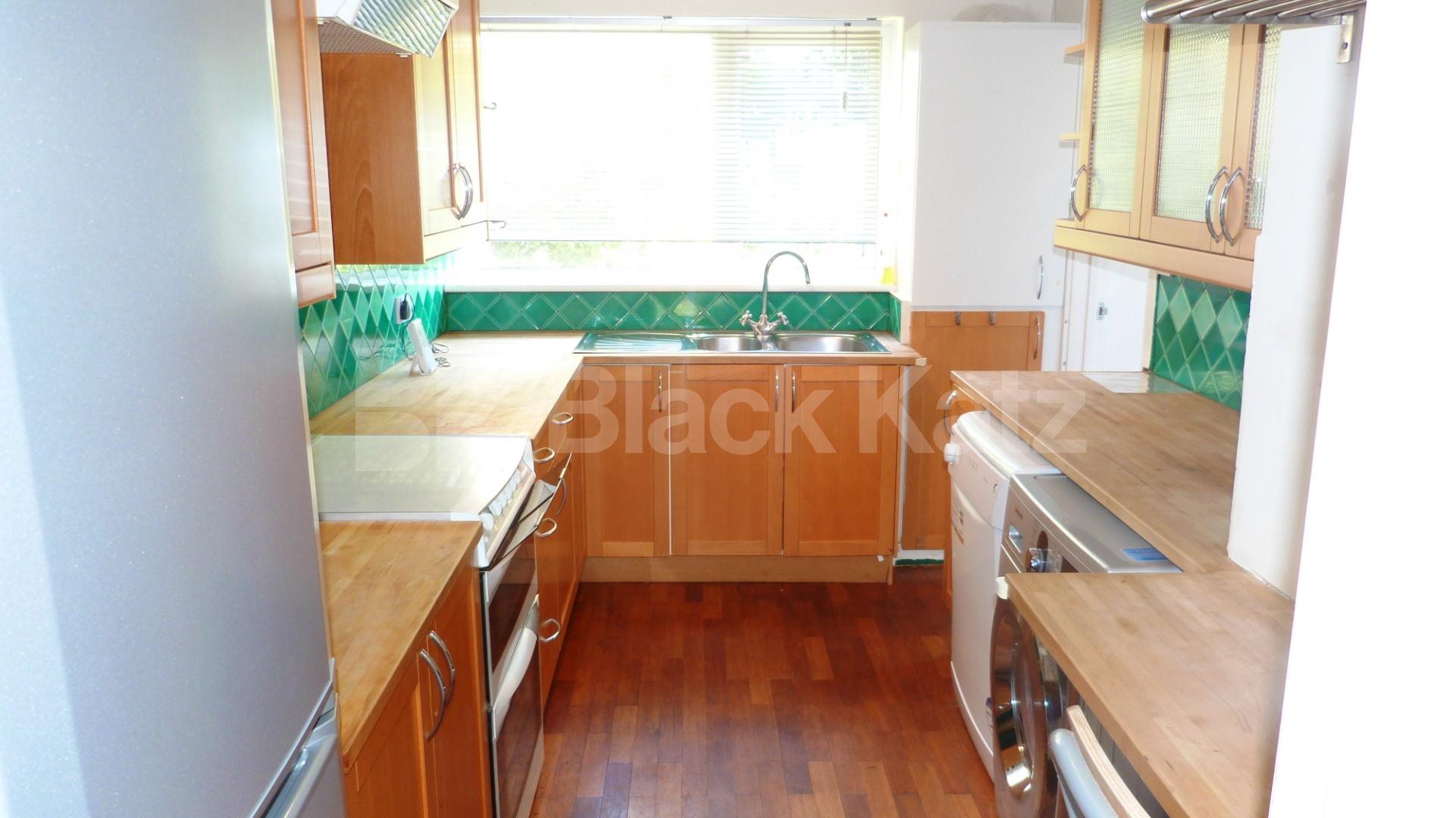 			3 Bedroom, 1 bath, 1 reception House			 Muswell Avenue, Muswell Hill