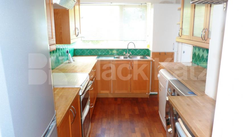 			3 Bedroom, 1 bath, 1 reception House			 Muswell Avenue, Muswell Hill