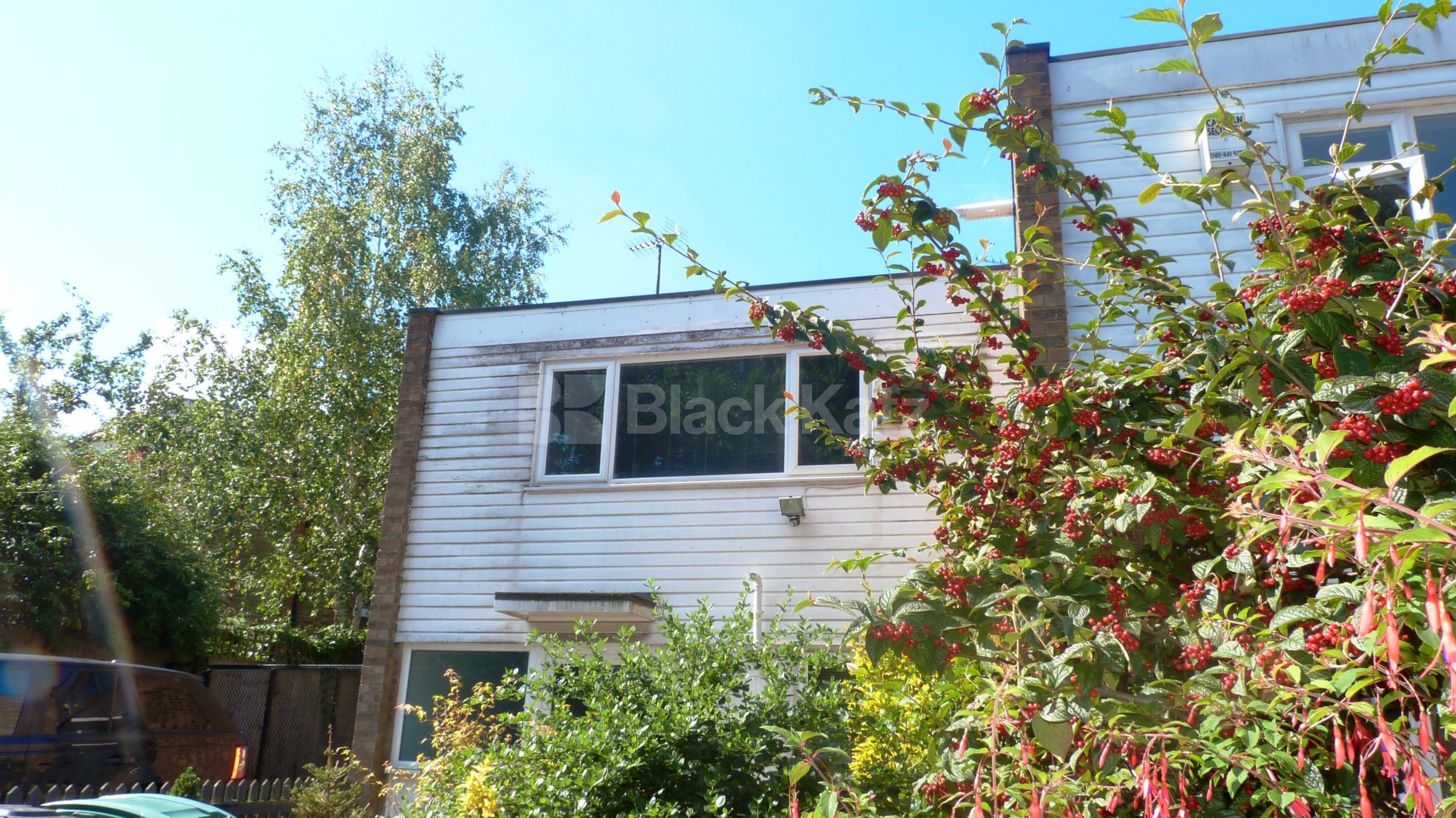 			3 Bedroom, 1 bath, 1 reception House			 Muswell Avenue, Muswell Hill N10