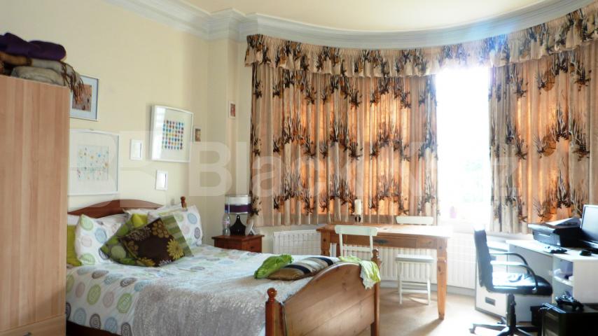 			3 Bedroom, 1 bath, 1 reception Flat			 Great North Road, East Finchley