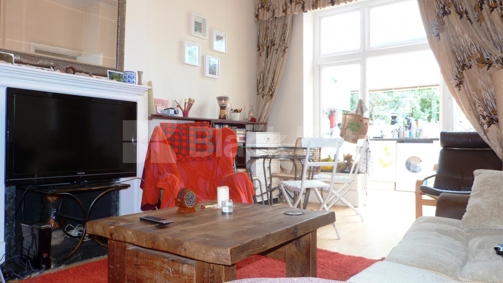 			3 Bedroom, 1 bath, 1 reception Flat			 Great North Road, East Finchley