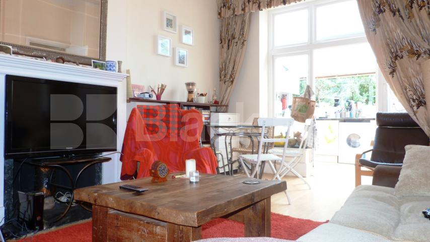 			3 Bedroom, 1 bath, 1 reception Flat			 Great North Road, East Finchley