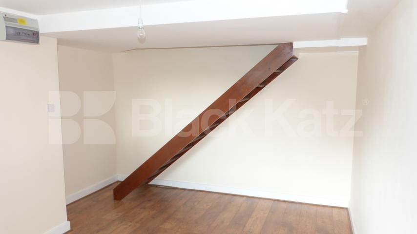 			2 Bedroom, 1 bath, 1 reception Flat			 Muswell Hill, Muswell Hill