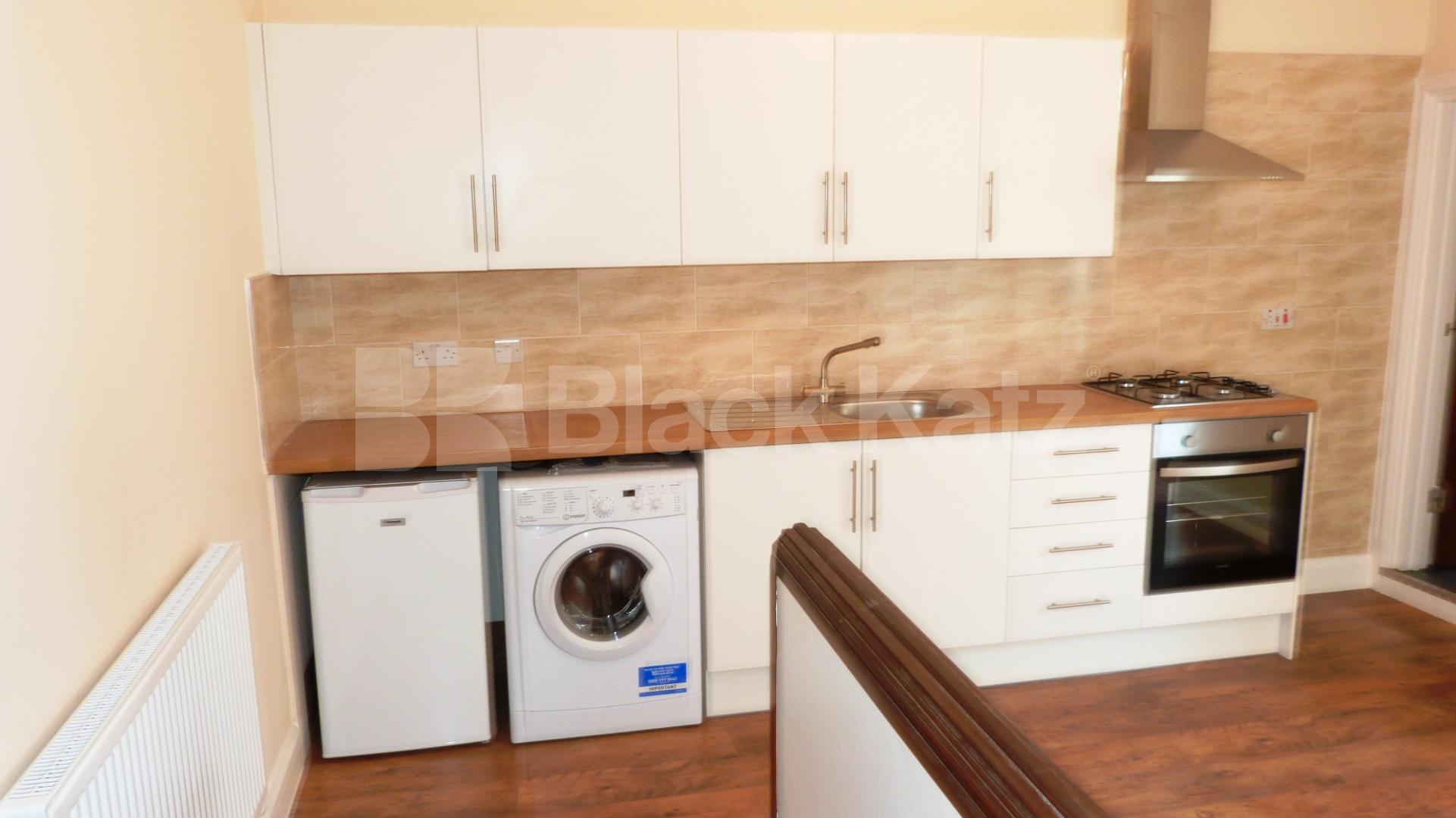 			2 Bedroom, 1 bath, 1 reception Flat			 Muswell Hill, Muswell Hill