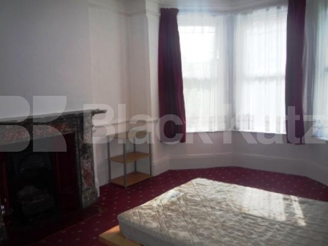 			NEW INSTRUCTION!, 4 Bedroom, 1 bath, 1 reception Terraced House			 Sylvan Avenue, WOOD GREEN