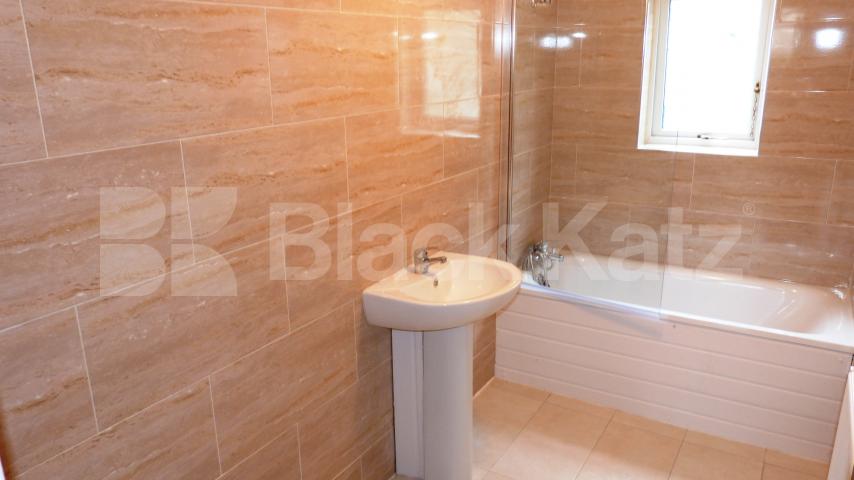 			2 Bedroom, 1 bath, 1 reception Flat			 Muswell Hill, Muswell Hill