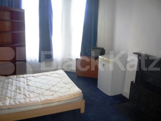 			NEW INSTRUCTION!, 4 Bedroom, 1 bath, 1 reception Terraced House			 Sylvan Avenue, WOOD GREEN