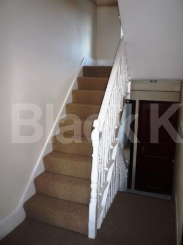 			3 Bedroom, 1 bath, 1 reception Flat			 Tottenham Lane, CROUCH END