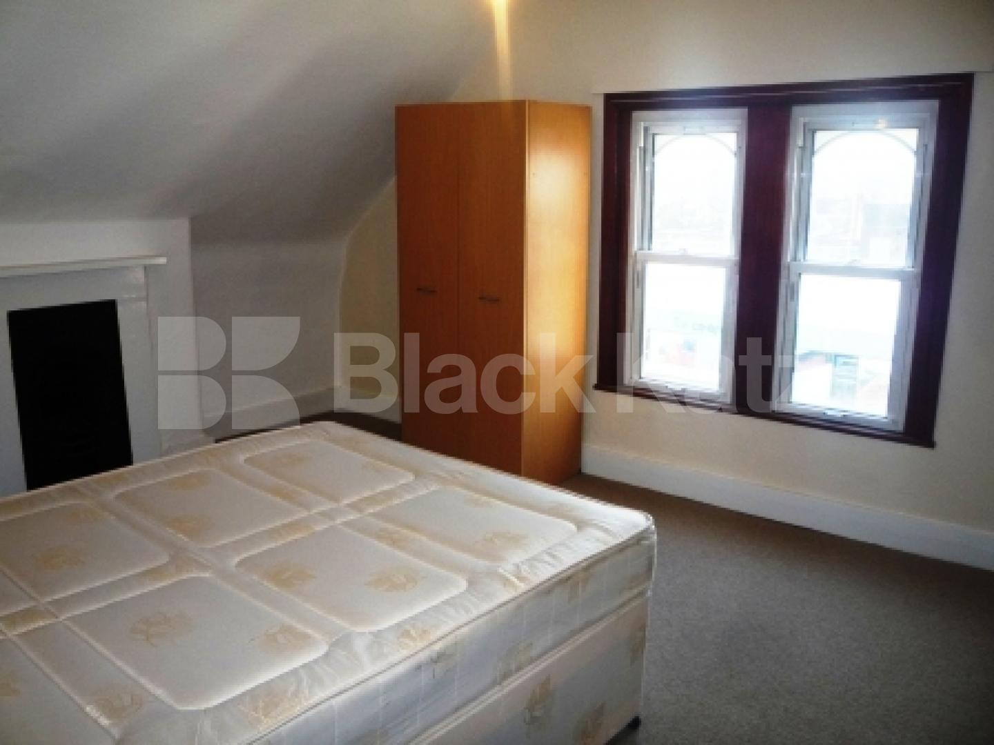 			3 Bedroom, 1 bath, 1 reception Flat			 Tottenham Lane, CROUCH END