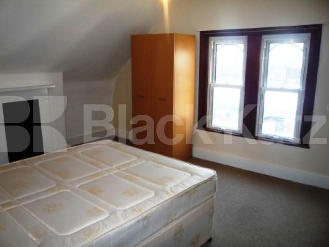 			3 Bedroom, 1 bath, 1 reception Flat			 Tottenham Lane, CROUCH END