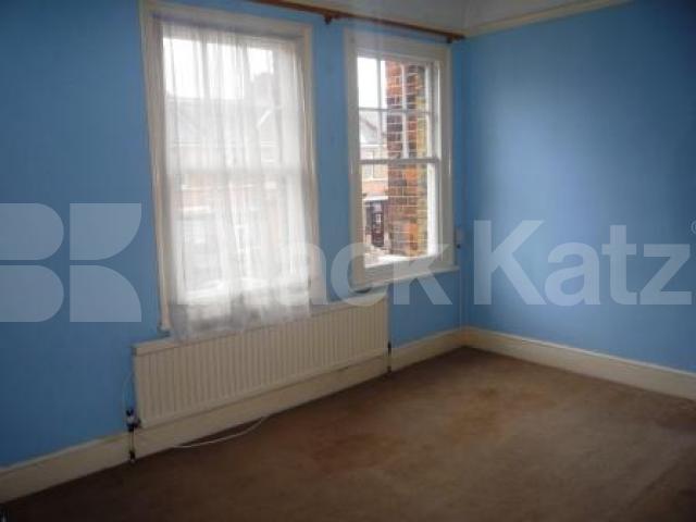 			NEW INSTRUCTION!, 4 Bedroom, 1 bath, 1 reception Terraced House			 Hewitt Avenue, WOOD GREEN