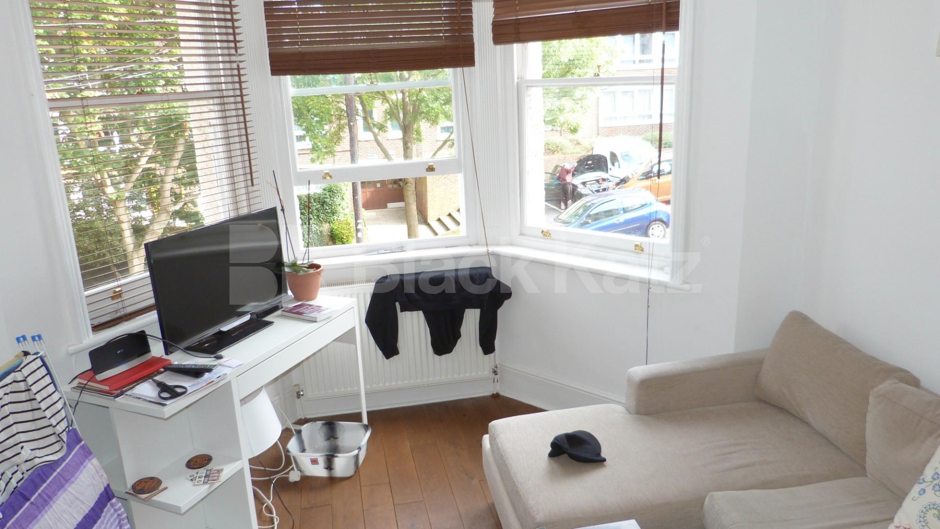 			2 Bedroom, 1 bath, 1 reception Flat			 Birkbeck Mansions, Crouch End