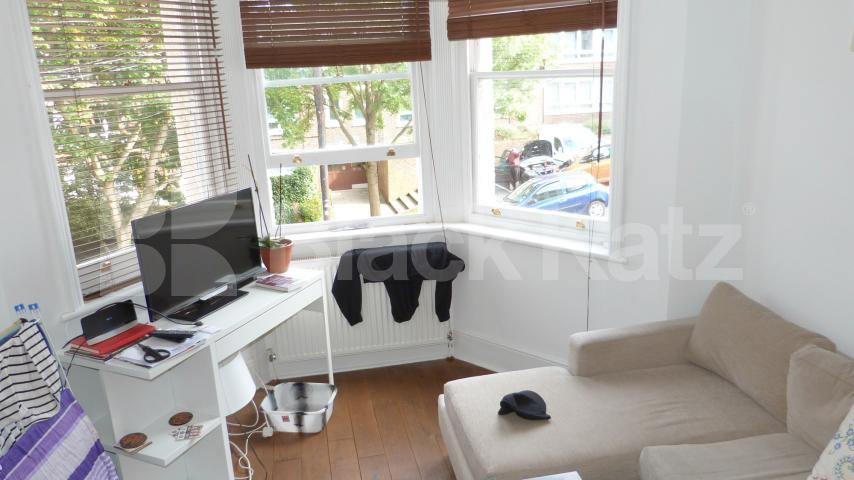 			2 Bedroom, 1 bath, 1 reception Flat			 Birkbeck Mansions, Crouch End