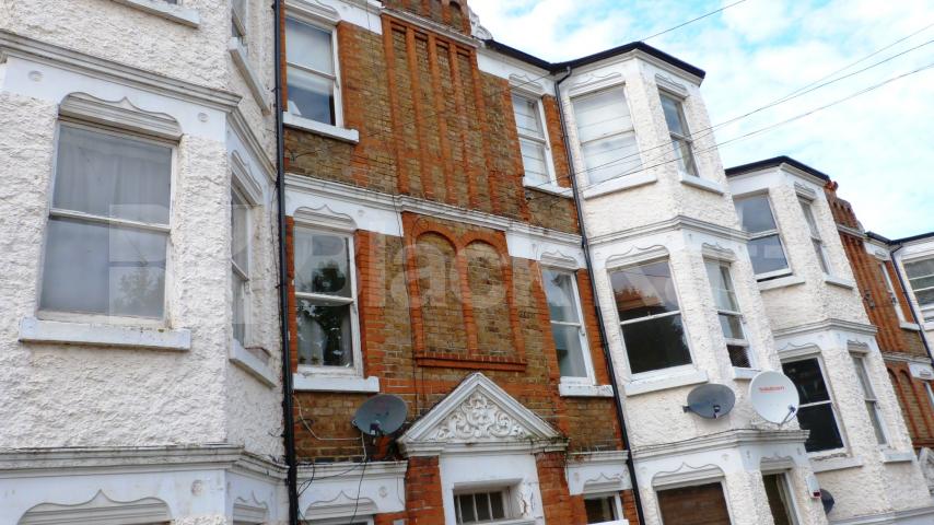 			2 Bedroom, 1 bath, 1 reception Flat			 Birkbeck Mansions, Crouch End