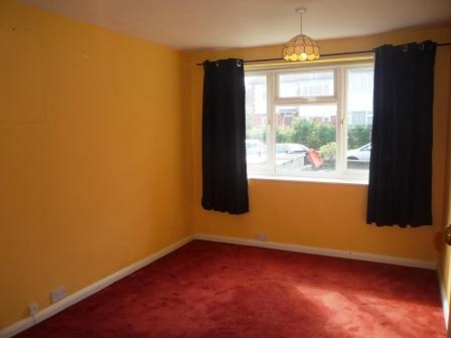 			NEW INSTRUCTION, 2 Bedroom, 1 bath, 1 reception Flat			 Friern Park, FRIERN BARNET/FINCHLEY