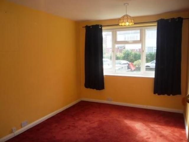 			NEW INSTRUCTION, 2 Bedroom, 1 bath, 1 reception Flat			 Friern Park, FRIERN BARNET/FINCHLEY