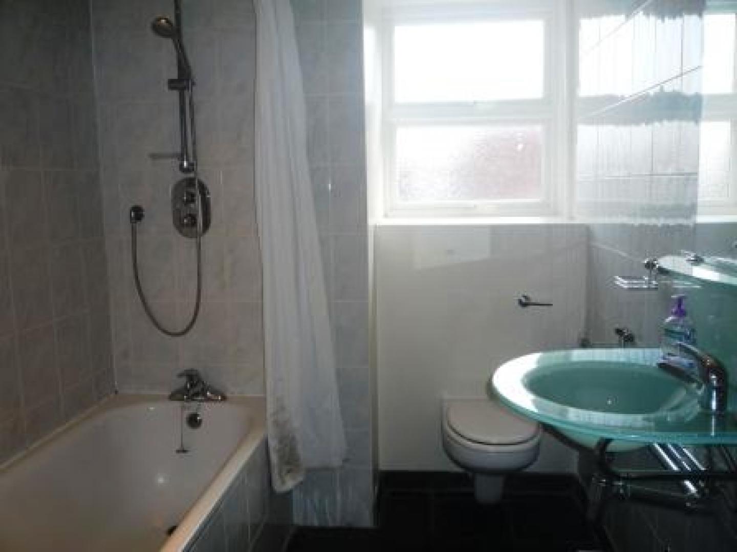 			NEW INSTRUCTION, 2 Bedroom, 1 bath, 1 reception Flat			 Friern Park, FRIERN BARNET/FINCHLEY