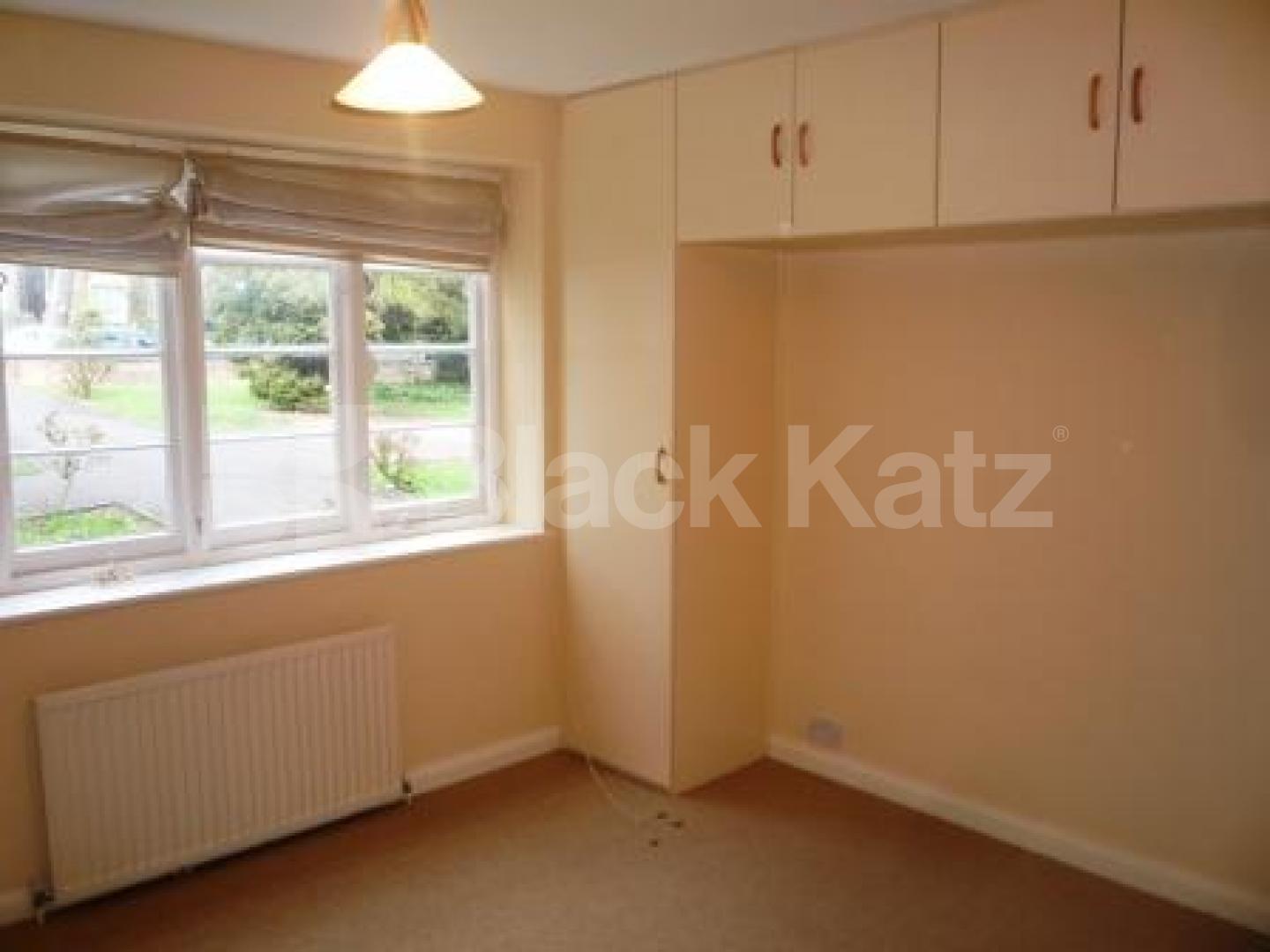 			New on the Market!, 2 Bedroom, 1 bath, 1 reception Flat			 Friern Park, Friern Barnet/Finchley