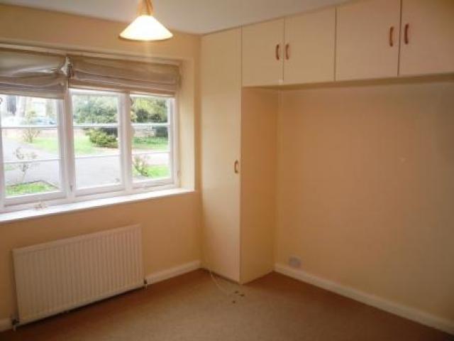 			NEW INSTRUCTION, 2 Bedroom, 1 bath, 1 reception Flat			 Friern Park, FRIERN BARNET/FINCHLEY