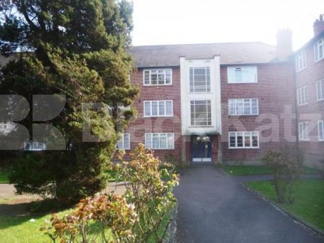 			New on the Market!, 2 Bedroom, 1 bath, 1 reception Flat			 Friern Park, Friern Barnet/Finchley