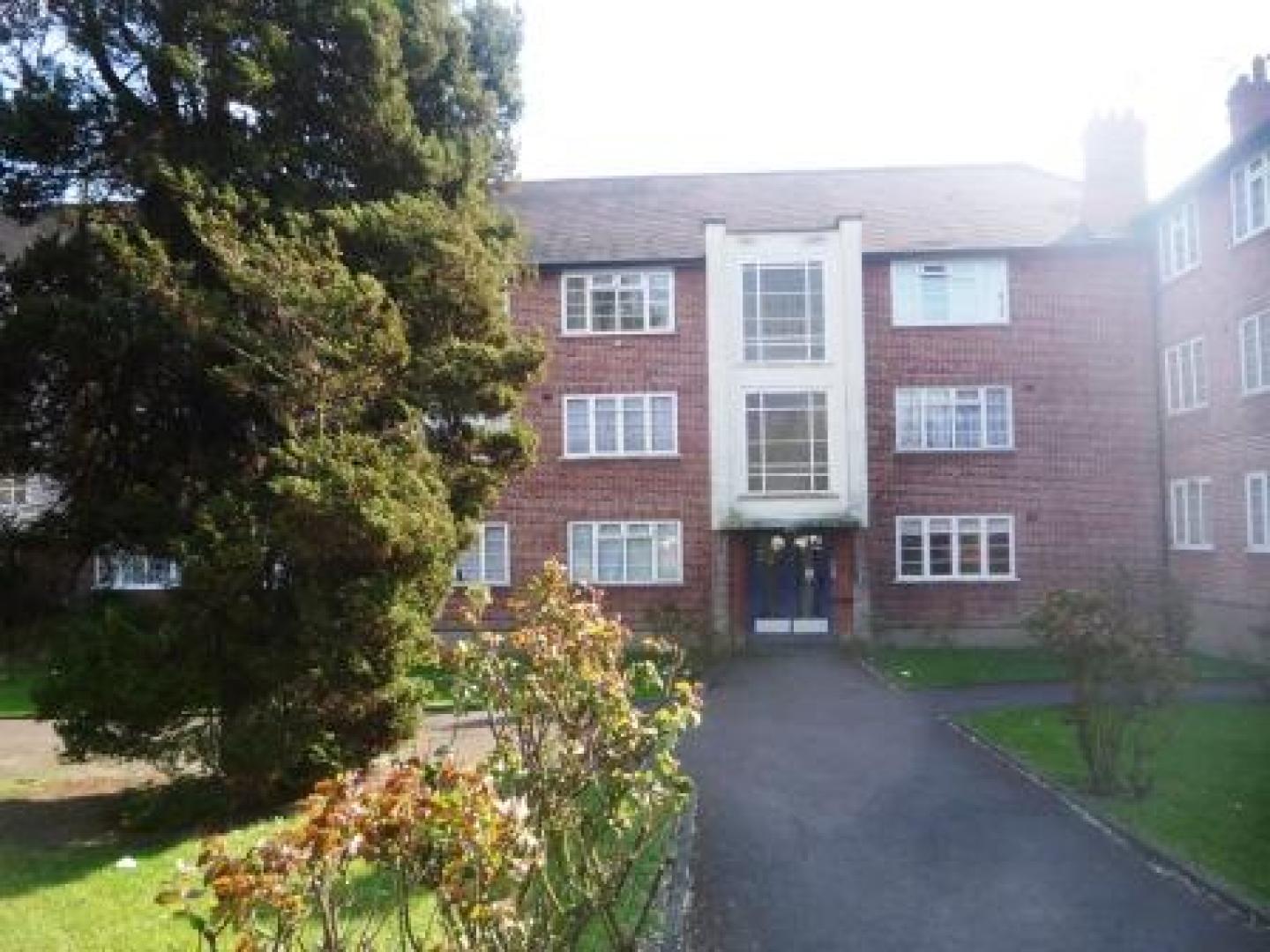 			NEW INSTRUCTION, 2 Bedroom, 1 bath, 1 reception Flat			 Friern Park, FRIERN BARNET/FINCHLEY