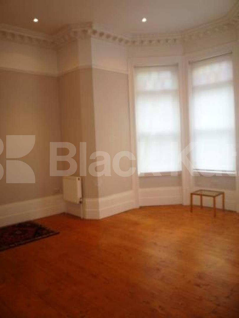 			4 Bedroom, 1 bath, 1 reception Ground Floor Flat			 Shepherds Hill, Shepherds Hill