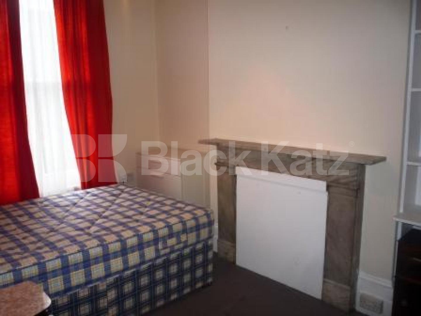 			2 Bedroom, 1 bath, 1 reception Flat			 Palace Road, CROUCH END N8