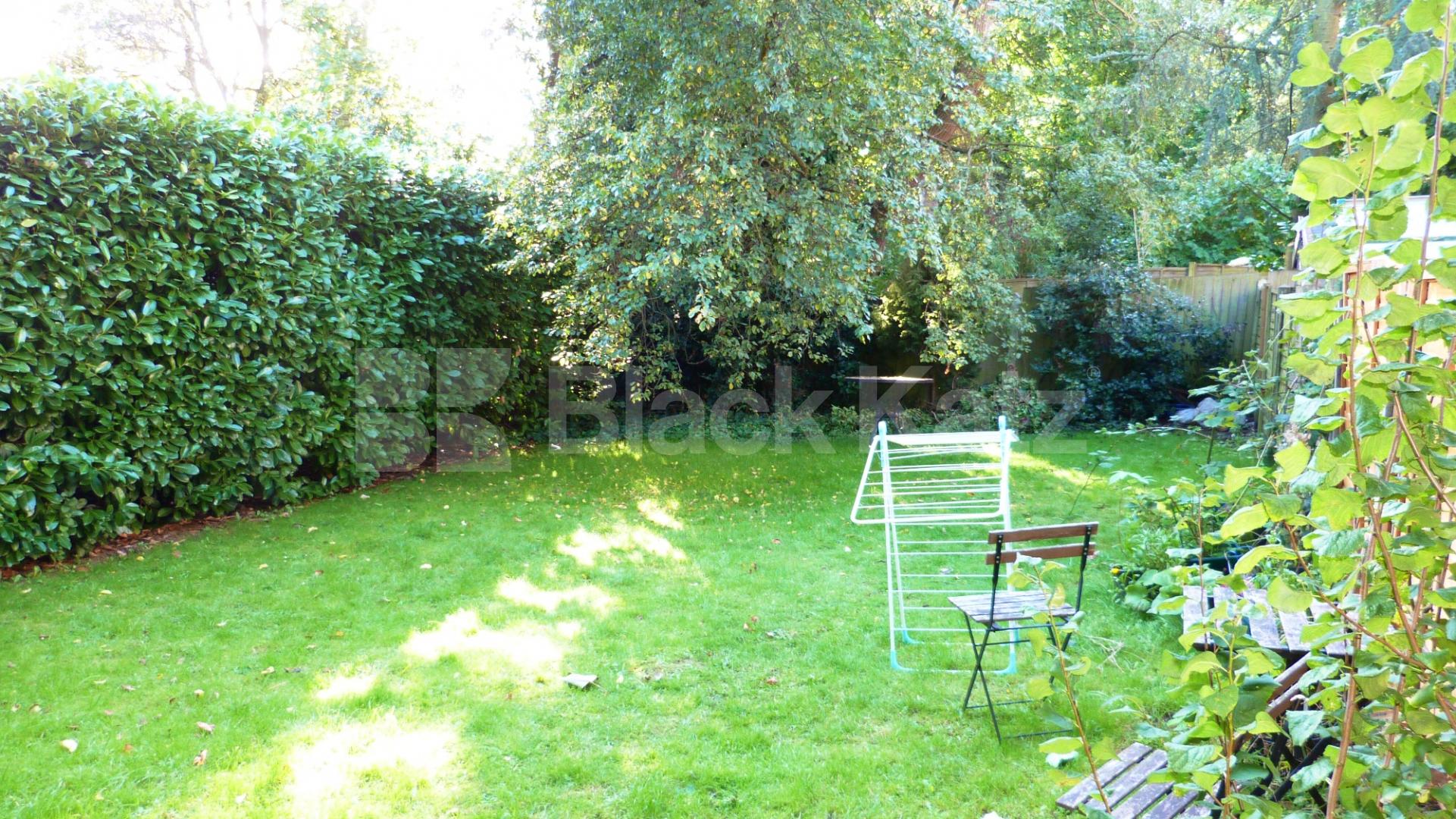 			3 Bedroom, 1 bath, 1 reception Flat			 Colney Hatch Lane, Muswell Hill