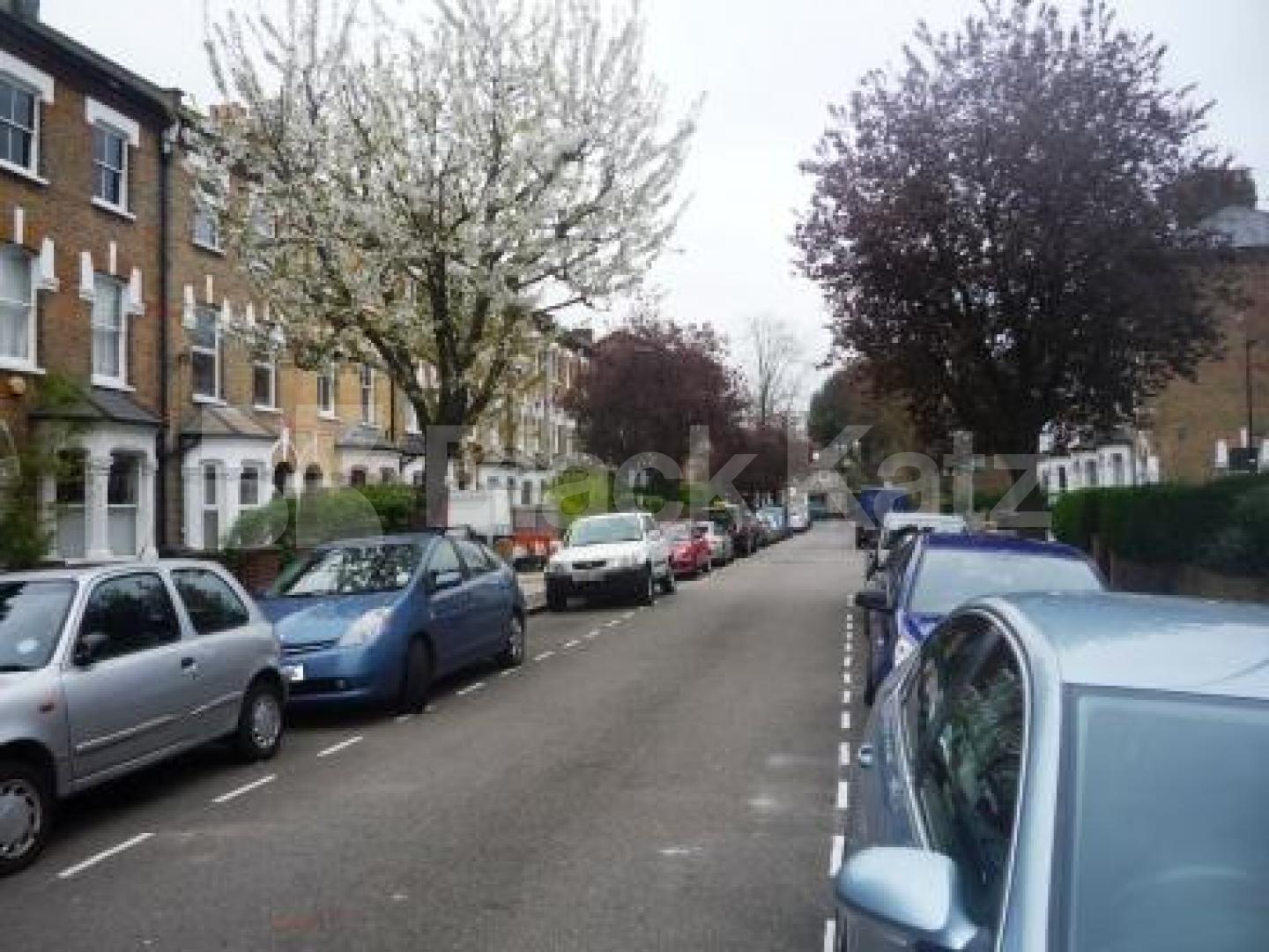 			2 Bedroom, 1 bath, 1 reception Flat			 Palace Road, CROUCH END N8