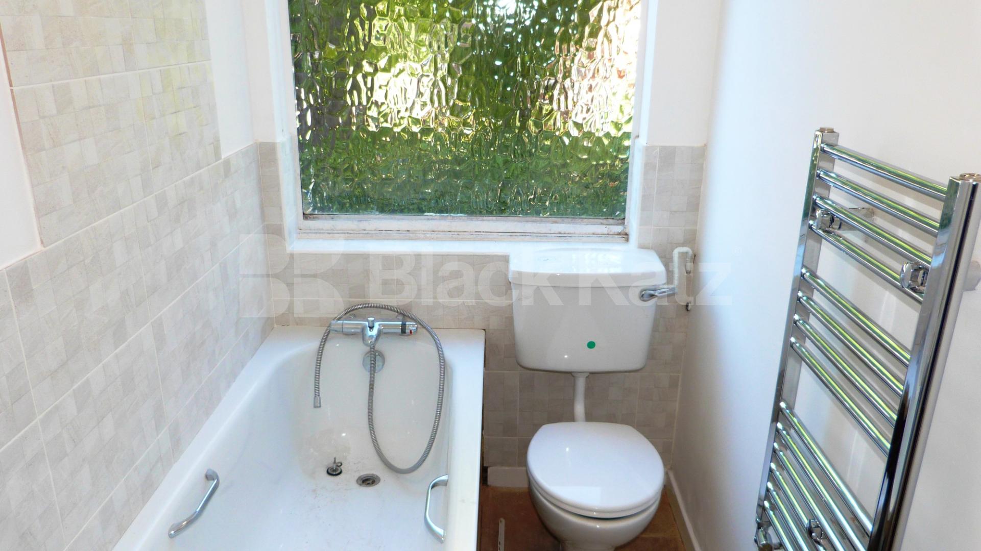 			Studio Apartment, 1 bath, 1 reception Flat			 Avenue Road, Highgate