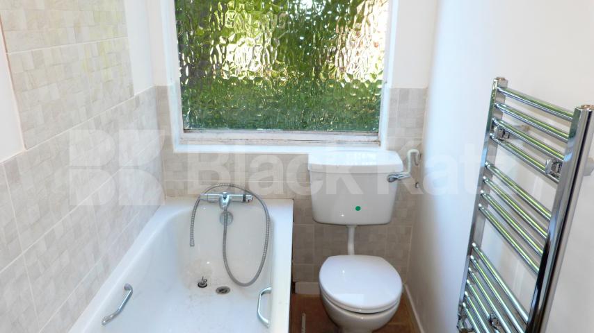 			Studio Apartment, 1 bath, 1 reception Flat			 Avenue Road, Highgate