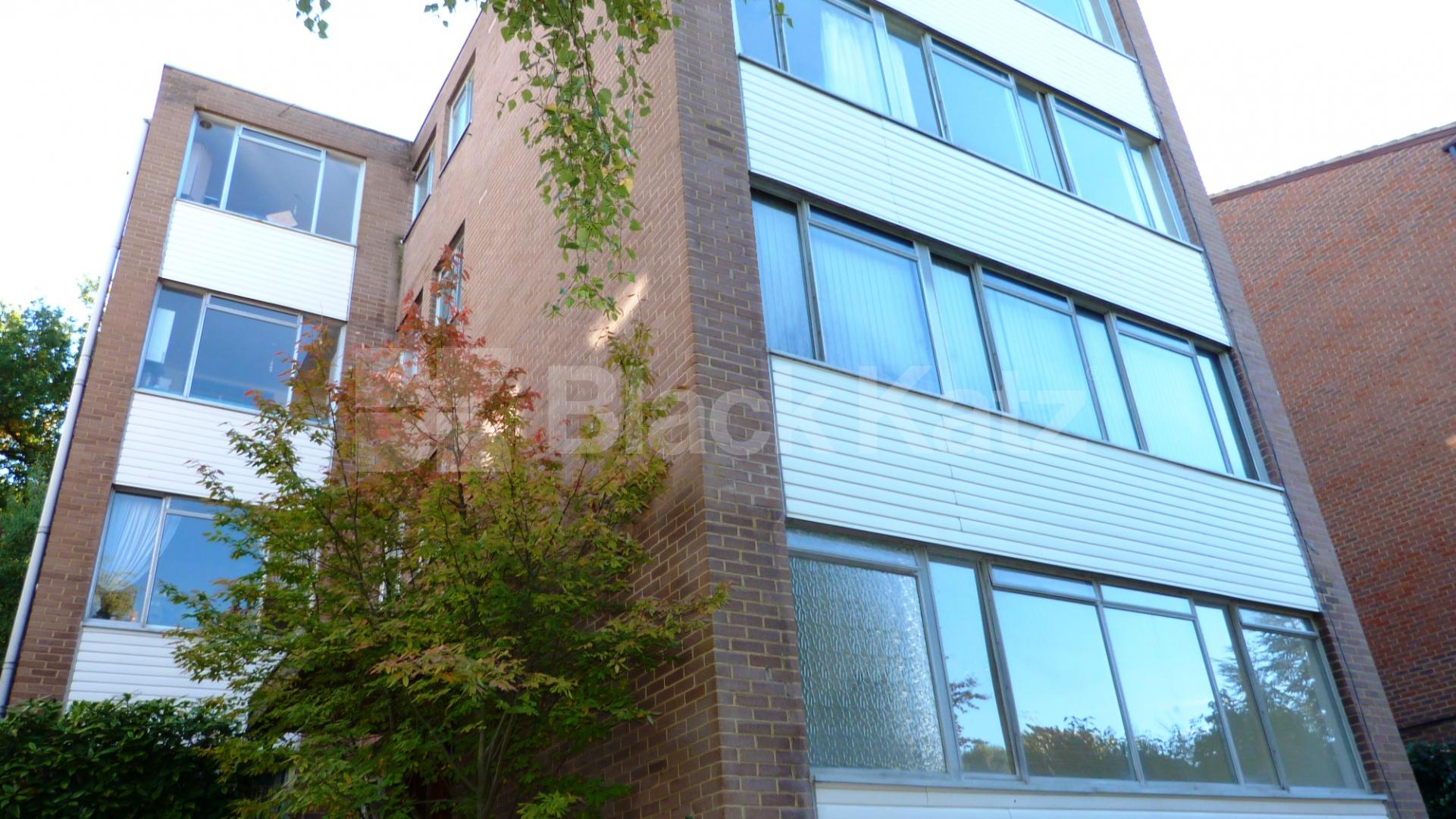 			Studio Apartment, 1 bath, 1 reception Flat			 Avenue Road, Highgate