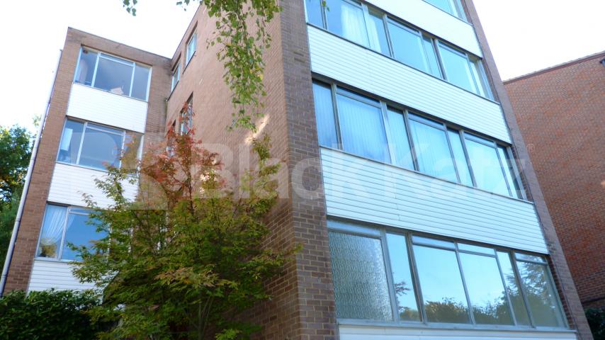 			Studio Apartment, 1 bath, 1 reception Flat			 Avenue Road, Highgate