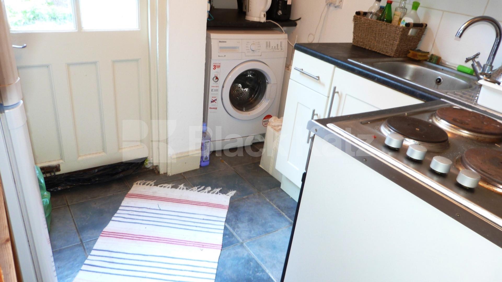 			Studio Apartment, 1 bath, 1 reception Studio			 Park Road, Crouch End
