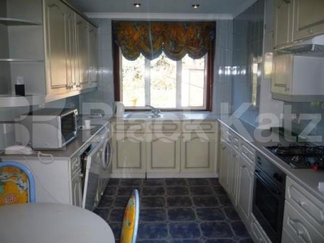 			3 Bedroom, 1 bath, 1 reception Semi-Detached House			 Cyprus Avenue, Finchley Central