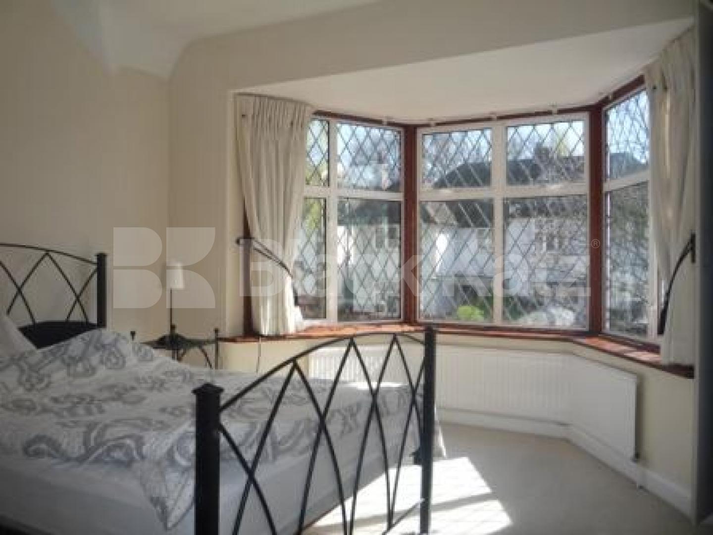 			3 Bedroom, 1 bath, 1 reception Semi-Detached House			 Cyprus Avenue, Finchley Central