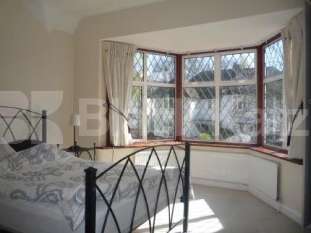 			3 Bedroom, 1 bath, 1 reception Semi-Detached House			 Cyprus Avenue, Finchley Central