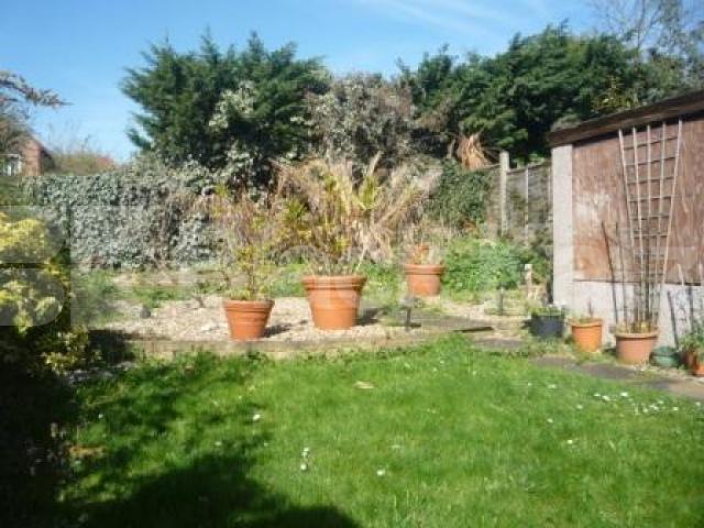 			3 Bedroom, 1 bath, 1 reception Semi-Detached House			 Cyprus Avenue, Finchley Central