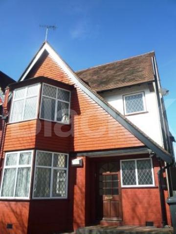 			3 Bedroom, 1 bath, 1 reception Semi-Detached House			 Cyprus Avenue, Finchley Central