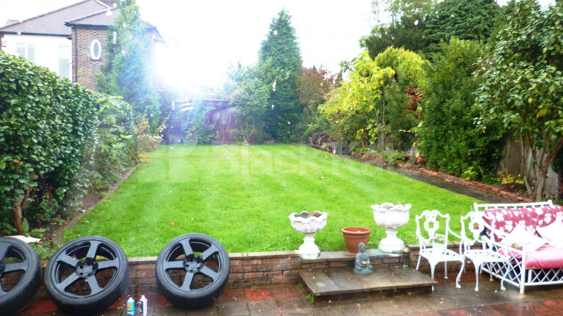 			4 Bedroom, 1 bath, 1 reception House			 Forestdale , Southgate