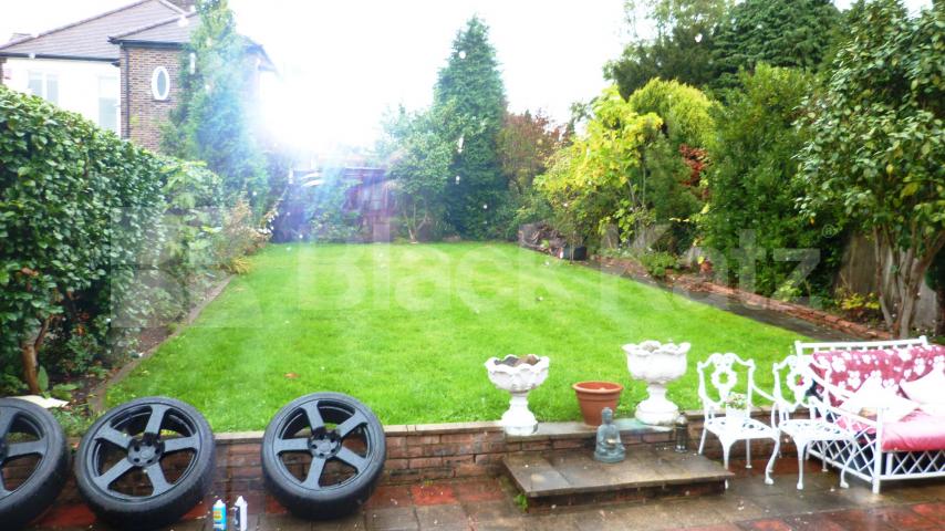 			4 Bedroom, 1 bath, 1 reception House			 Forestdale , Southgate