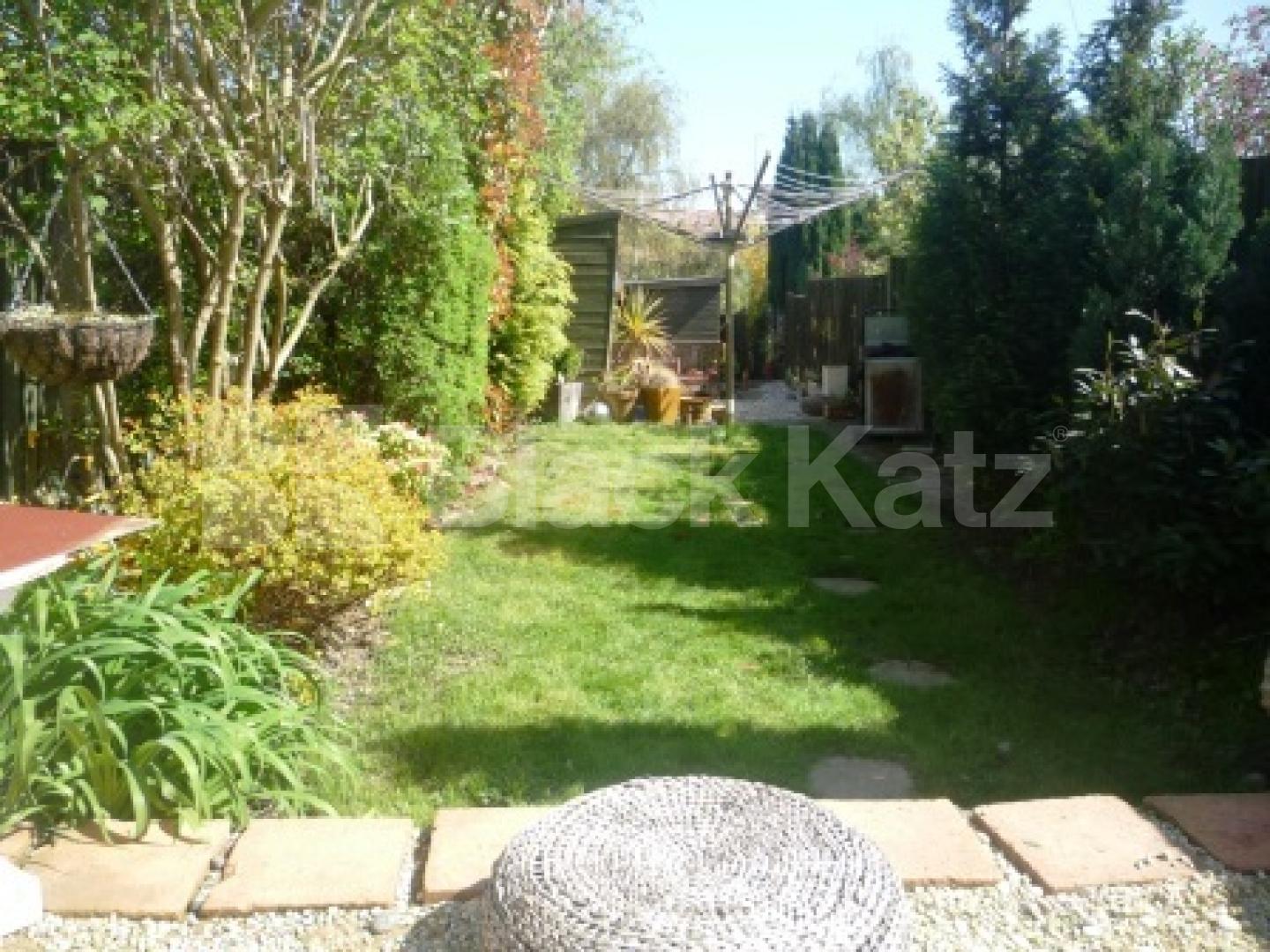 			2 Bedroom, 1 bath, 1 reception House			 Hill Road, MUSWELL HILL