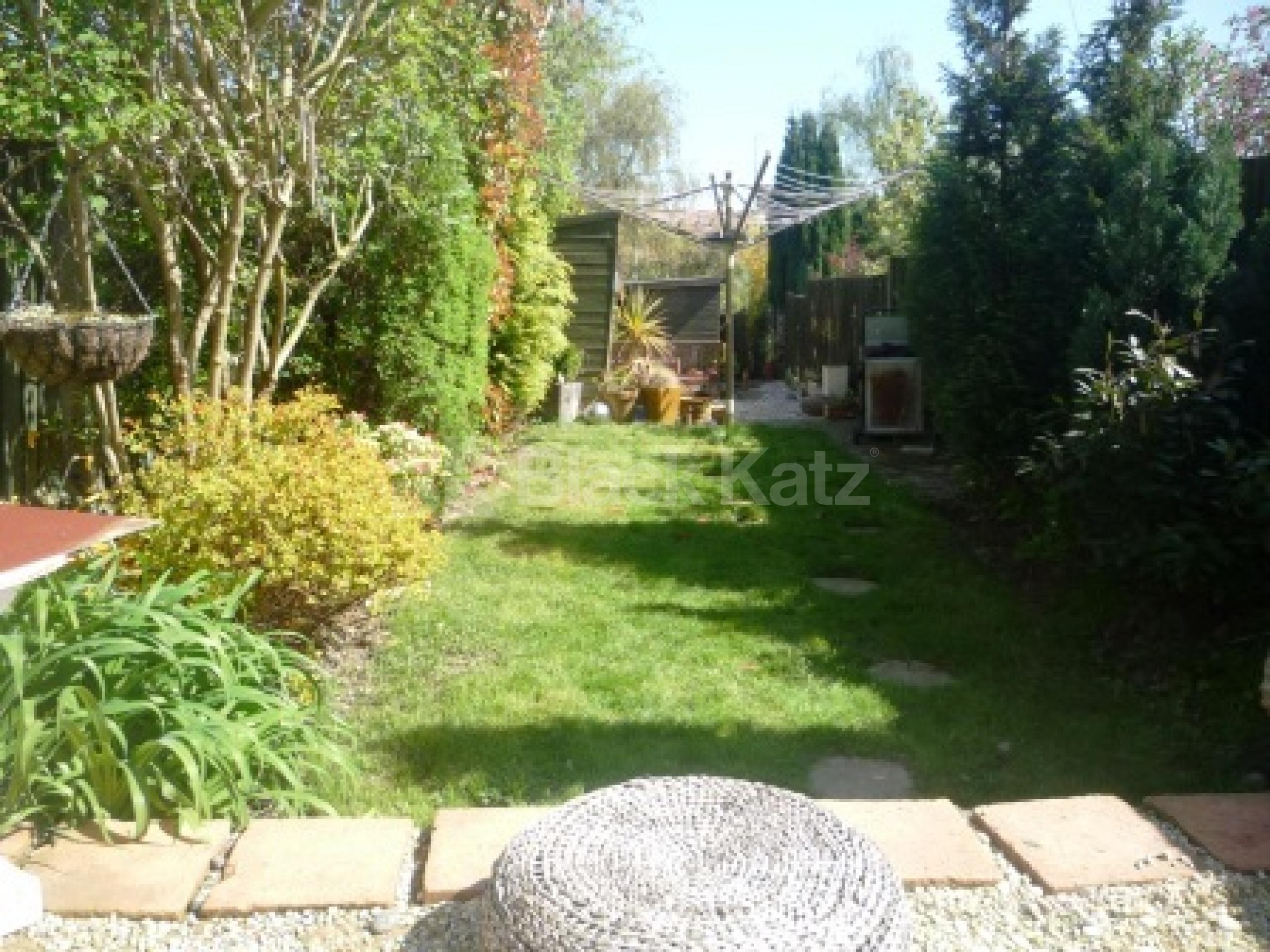 			2 Bedroom, 1 bath, 1 reception House			 Hill Road, MUSWELL HILL N10