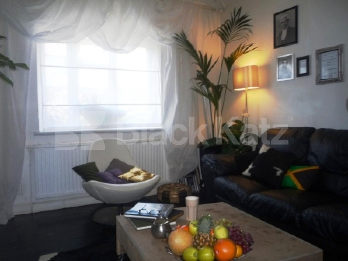 			2 Bedroom, 1 bath, 1 reception House			 Hill Road, MUSWELL HILL