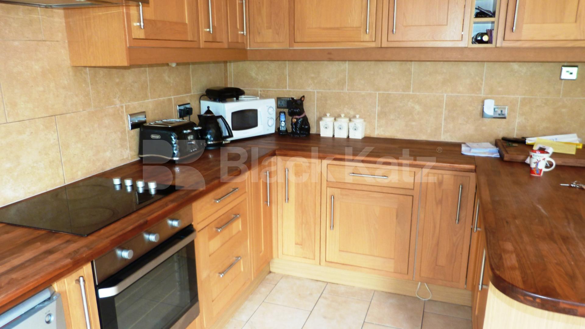 			4 Bedroom, 1 bath, 1 reception House			 Forestdale , Southgate
