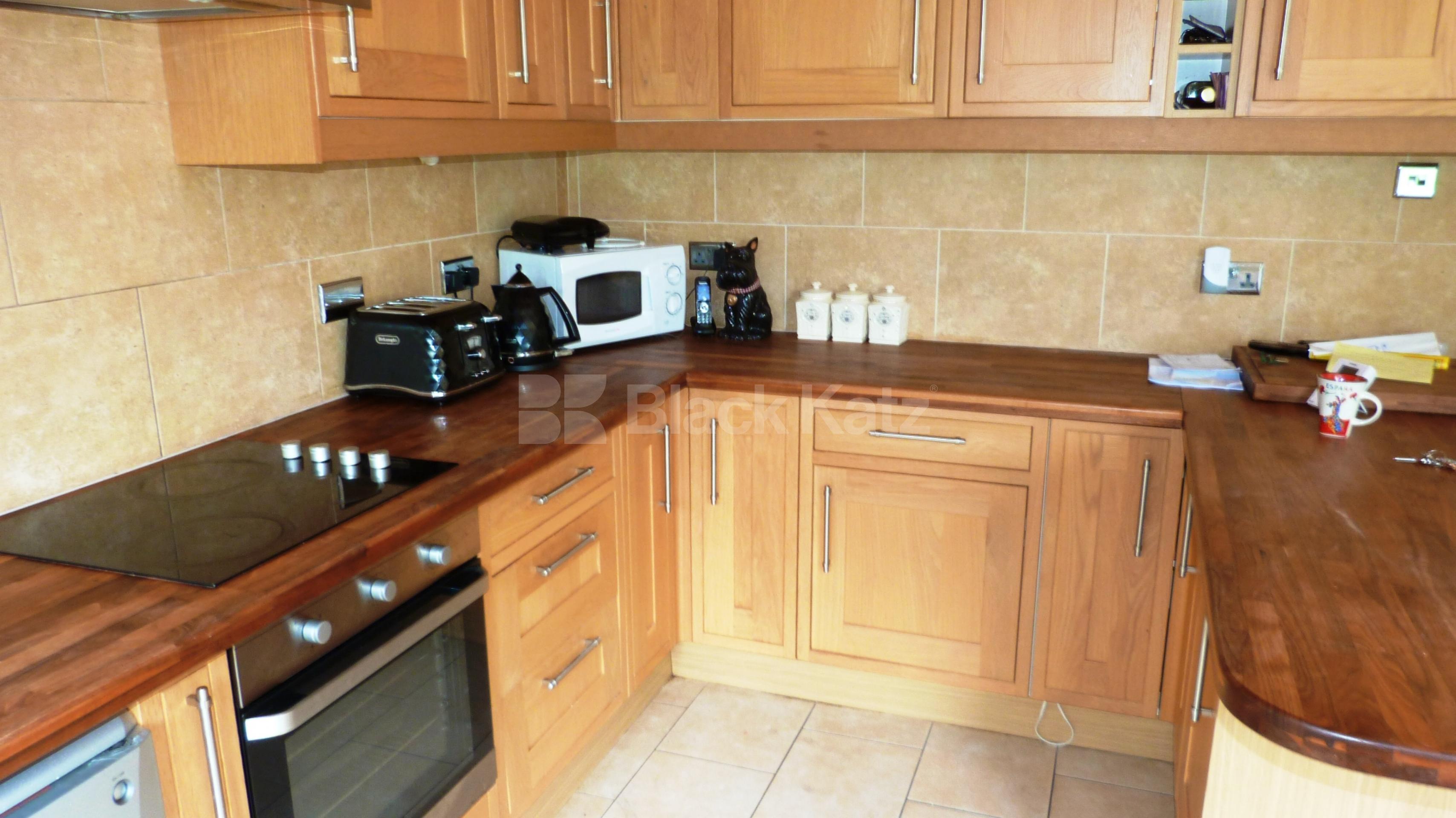 			4 Bedroom, 1 bath, 1 reception House			 Forestdale , Southgate N14